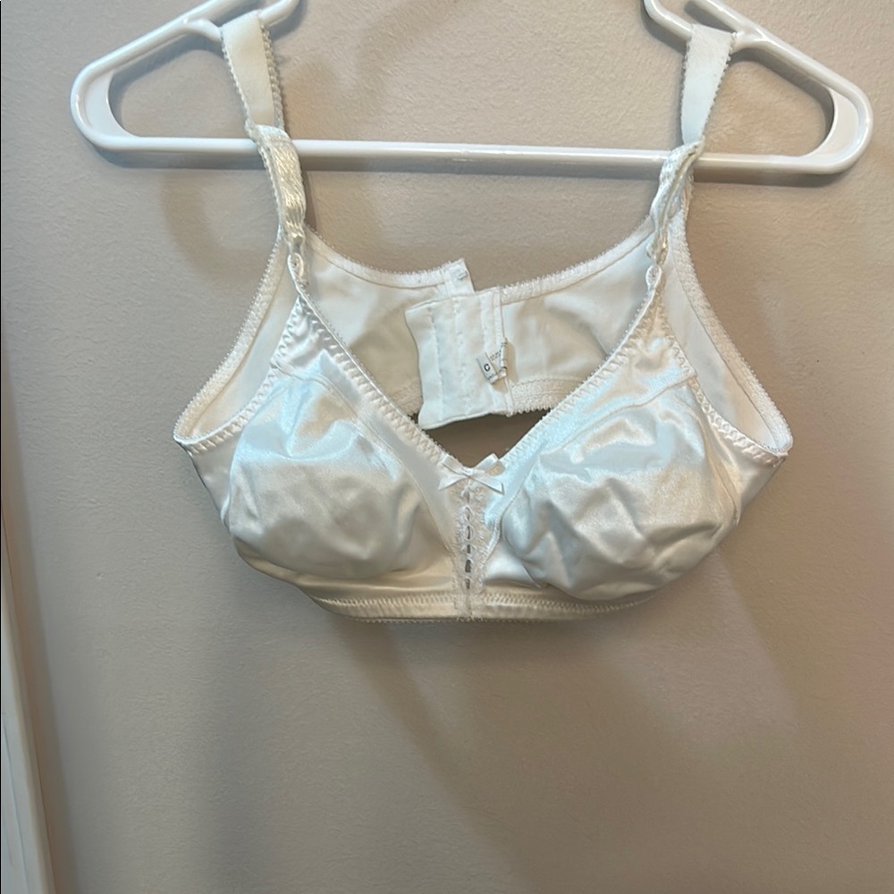 Glamorise White Satin Bra